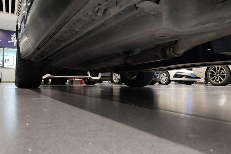 Used Jaguar F-PACE 2019 2.0T Two-Wheel Drive Urban Deluxe Edition Right Side Sill