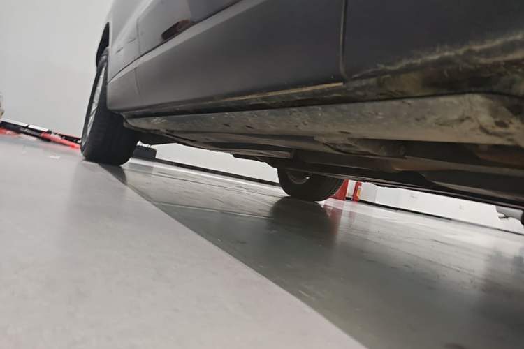 Used Jaguar F-PACE 2019 2.0T Four-Wheel Drive Urban Luxury Edition Right Side Sill