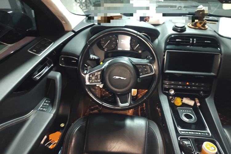 Used Jaguar F-PACE 2019 2.0T Four-Wheel Drive Urban Luxury Edition Steering Wheel