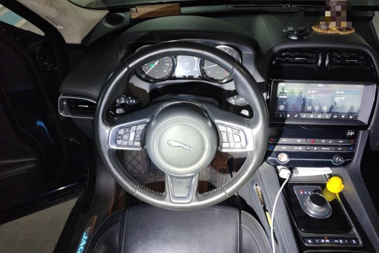 Used Jaguar F-PACE 2019 2.0T Four-Wheel Drive Urban Luxury Edition Steering Wheel