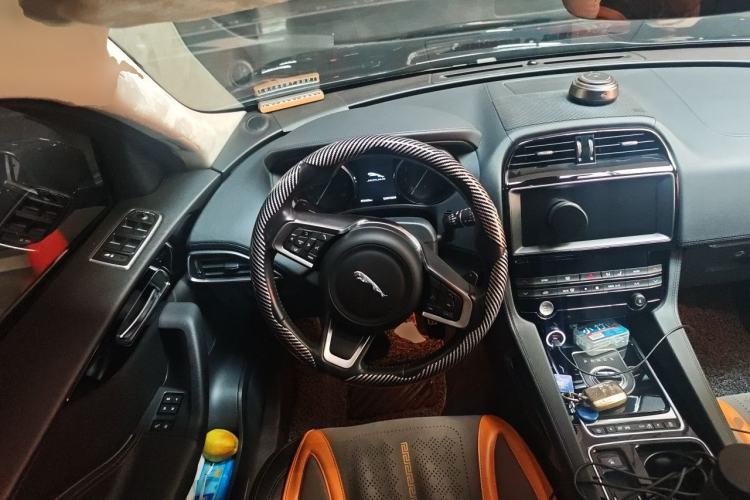 Used Jaguar F-PACE 2019 2.0T Four-Wheel Drive Urban Luxury Edition Steering Wheel