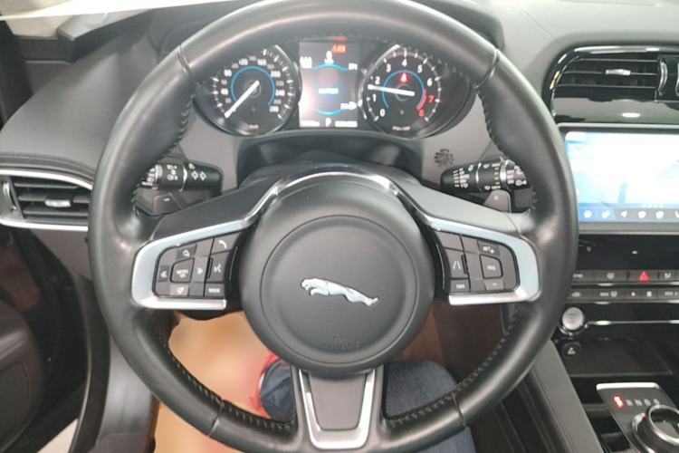 Used Jaguar F-PACE 2019 2.0T Four-Wheel Drive Urban Luxury Edition Steering Wheel