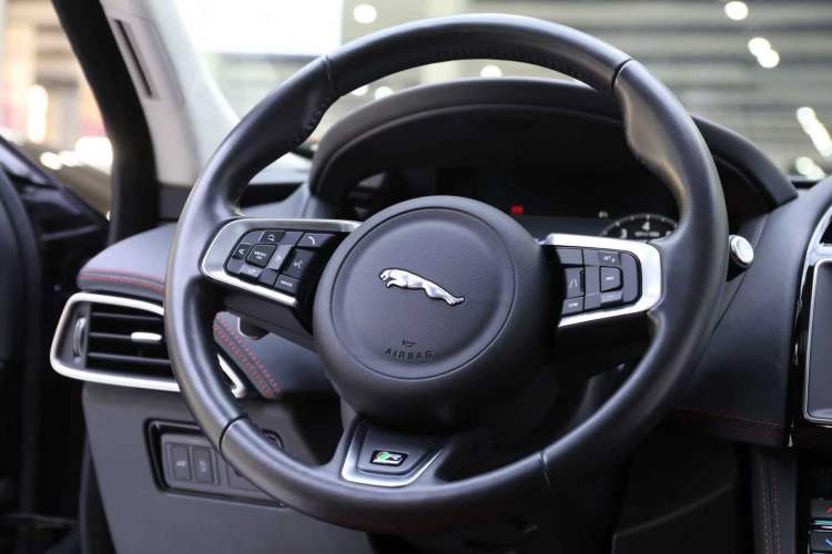 Used Jaguar F-PACE 2019 2.0T All-Wheel Drive R-Sport Sport Edition Steering Wheel
