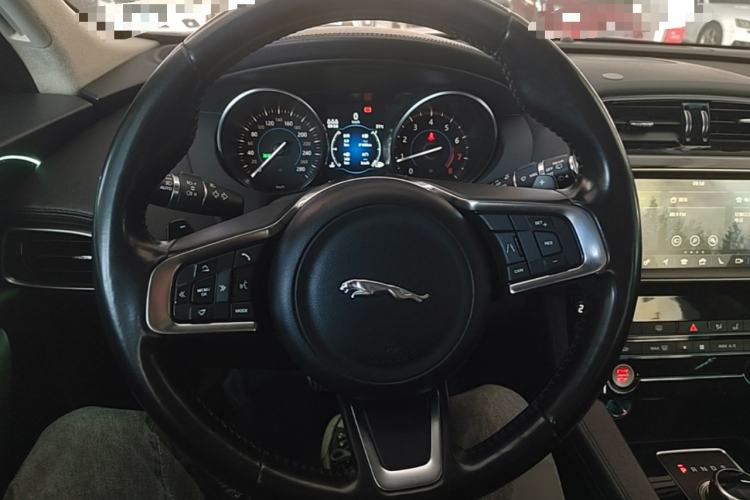 Used Jaguar F-PACE 2019 2.0T All-Wheel Drive R-Sport Sport Edition Steering Wheel