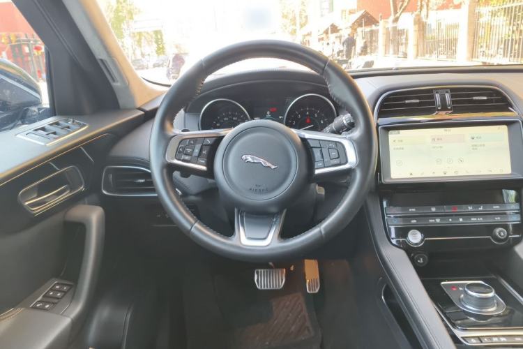 Used Jaguar F-PACE 2019 2.0T Four-Wheel Drive Urban Luxury Edition Steering Wheel
