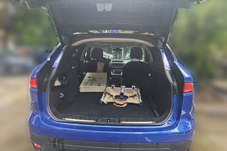 Used Jaguar F-PACE 2019 2.0T Four-Wheel Drive Urban Luxury Edition Trunk