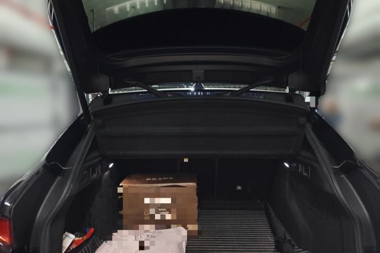 Used Jaguar F-PACE 2019 2.0T Four-Wheel Drive Urban Luxury Edition Trunk