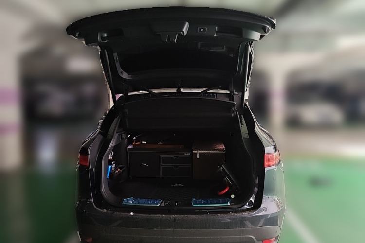 Used Jaguar F-PACE 2019 2.0T Four-Wheel Drive Urban Luxury Edition Trunk