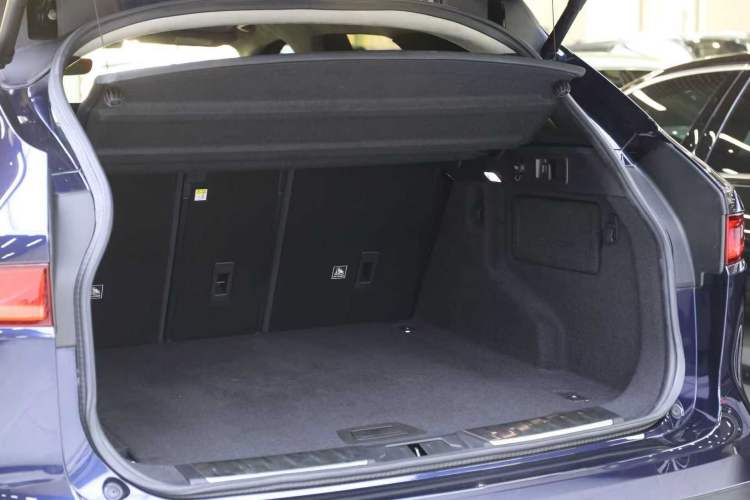 Used Jaguar F-PACE 2019 2.0T All-Wheel Drive R-Sport Sport Edition Trunk