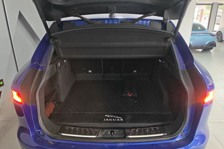 Used Jaguar F-PACE 2019 2.0T Four-Wheel Drive Urban Luxury Edition Trunk