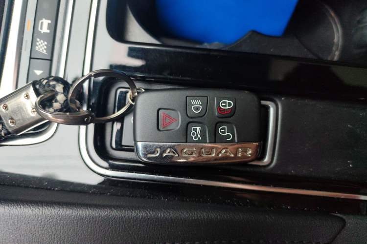 Used Jaguar F-PACE 2019 2.0T Four-Wheel Drive Urban Luxury Edition Vehicle Key