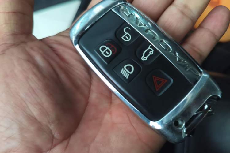 Used Jaguar F-PACE 2019 2.0T Four-Wheel Drive Urban Luxury Edition Vehicle Key