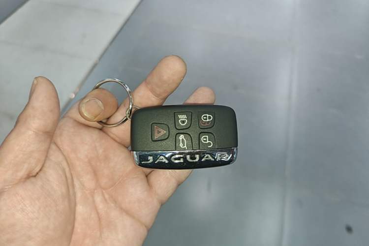 Used Jaguar F-PACE 2019 2.0T Four-Wheel Drive Urban Luxury Edition Vehicle Key