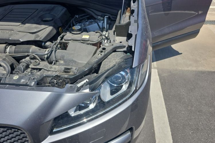 Used Jaguar F-PACE 2019 2.0T Four-Wheel Drive Urban Luxury Edition Engine Bay Left