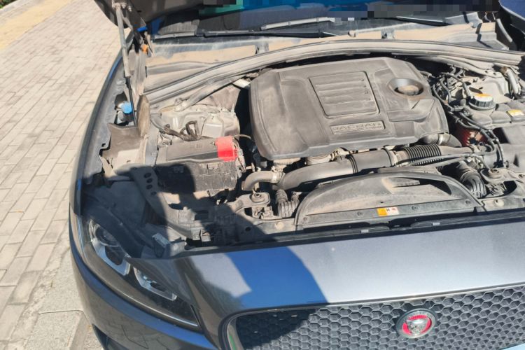 Used Jaguar F-PACE 2019 2.0T Four-Wheel Drive Urban Luxury Edition Engine Bay Right