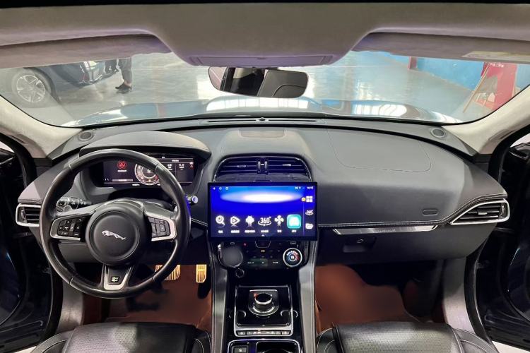 Used Jaguar F-PACE 2019 2.0T All-Wheel Drive R-Sport Sport Edition Interior 2