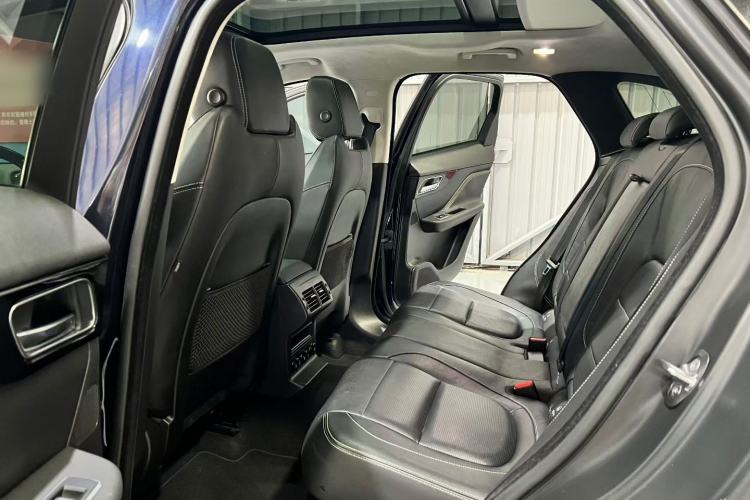 Used Jaguar F-PACE 2019 2.0T All-Wheel Drive R-Sport Sport Edition Interior 4