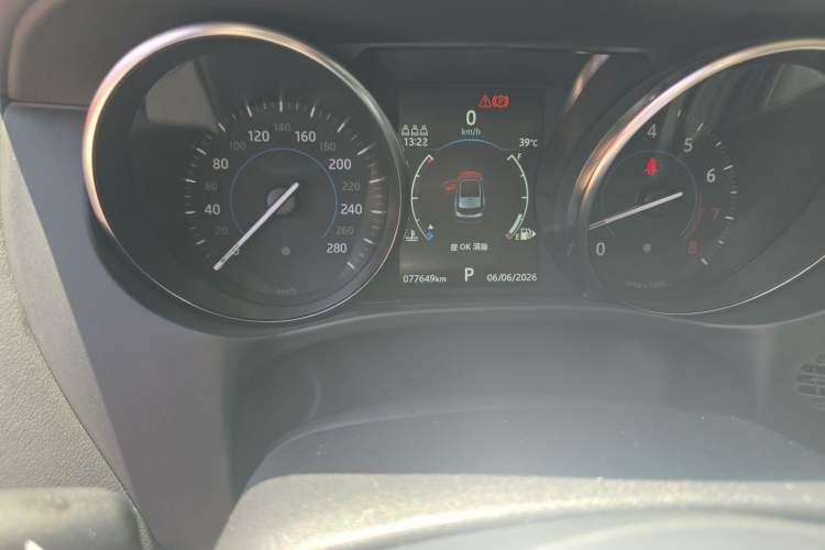 Used Jaguar F-PACE 2019 2.0T Four-Wheel Drive Urban Luxury Edition Odometer Close Up