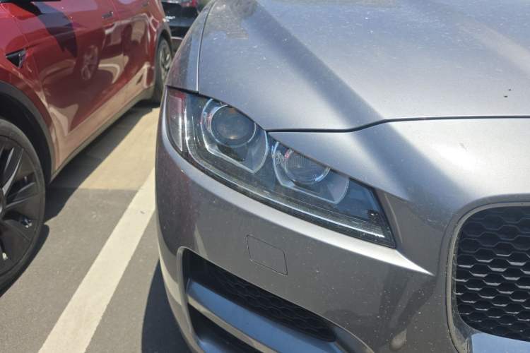 Used Jaguar F-PACE 2019 2.0T Four-Wheel Drive Urban Luxury Edition Right Front Headlight