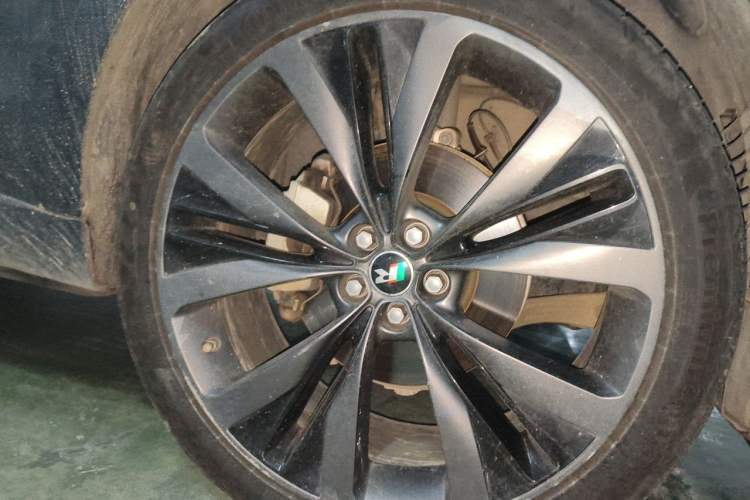 Used Jaguar F-PACE 2019 2.0T Four-Wheel Drive Urban Luxury Edition Right Front Wheel Hub