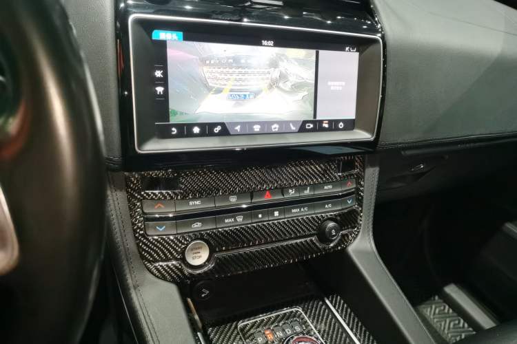 Used Jaguar F-PACE 2019 2.0T All-Wheel Drive R-Sport Sport Edition Audio And AC Panel