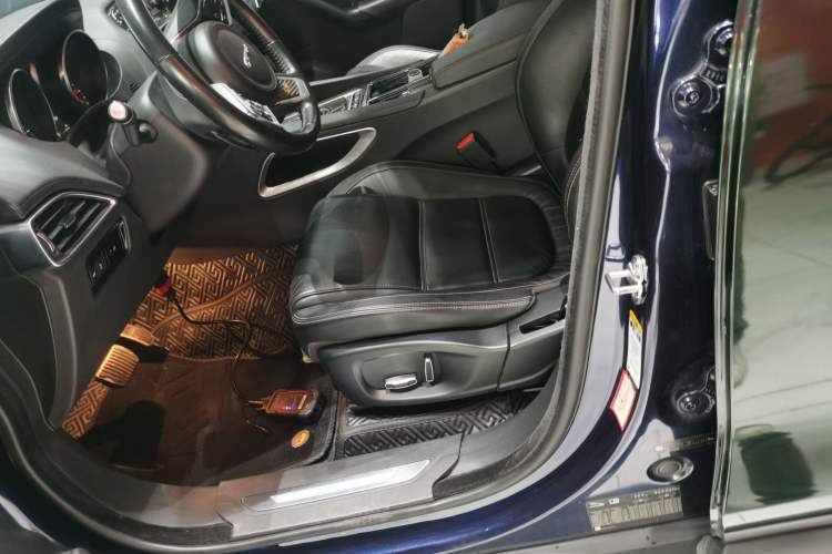 Used Jaguar F-PACE 2019 2.0T All-Wheel Drive R-Sport Sport Edition Left Front Seat