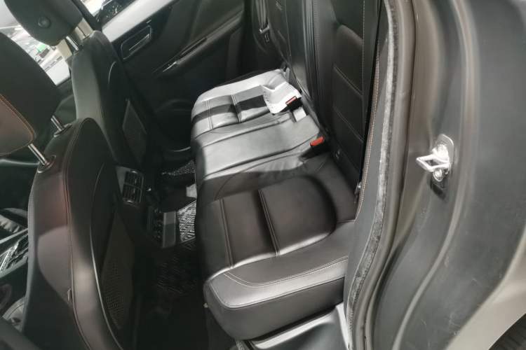 Used Jaguar F-PACE 2019 2.0T All-Wheel Drive R-Sport Sport Edition Left Rear Seat