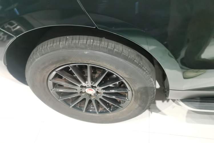 Used Jaguar F-PACE 2019 2.0T All-Wheel Drive R-Sport Sport Edition Right Rear Wheel Hub