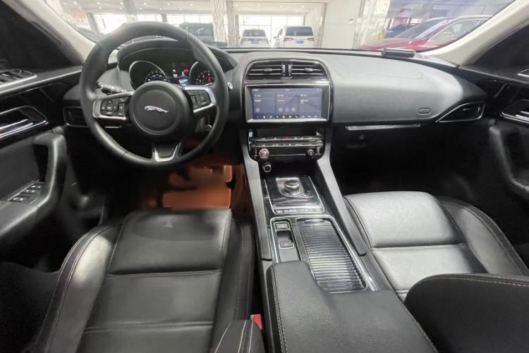 Used Jaguar F-PACE 2019 2.0T Four-Wheel Drive Urban Luxury Edition Interior 1
