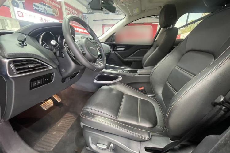 Used Jaguar F-PACE 2019 2.0T Four-Wheel Drive Urban Luxury Edition Interior 2
