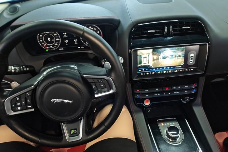 Used Jaguar F-PACE 2019 2.0T All-Wheel Drive R-Sport Sport Edition Center Console