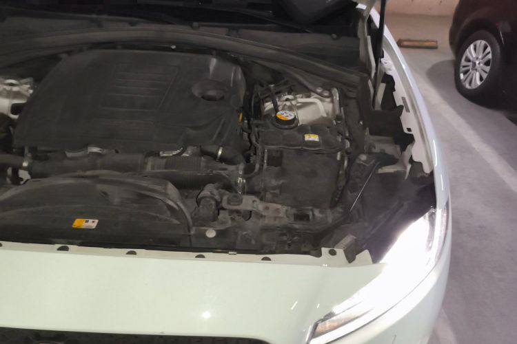 Used Jaguar F-PACE 2019 2.0T All-Wheel Drive R-Sport Sport Edition Engine Bay Left