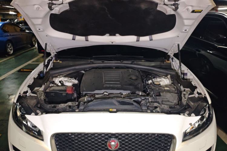 Used Jaguar F-PACE 2019 2.0T Four-Wheel Drive Urban Luxury Edition Engine Bay