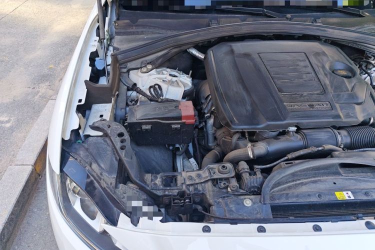Used Jaguar F-PACE 2019 2.0T Four-Wheel Drive Urban Luxury Edition Engine Bay Right