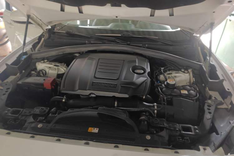 Used Jaguar F-PACE 2019 2.0T Four-Wheel Drive Urban Luxury Edition Engine Bay