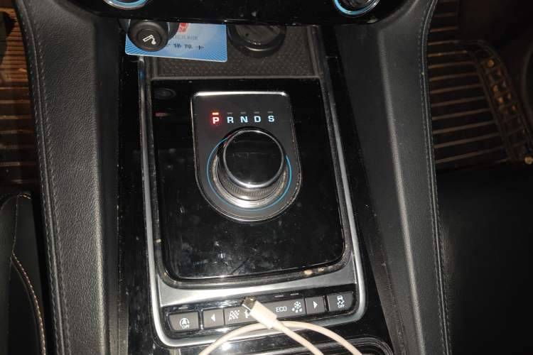 Used Jaguar F-PACE 2019 2.0T Four-Wheel Drive Urban Luxury Edition Gear Lever
