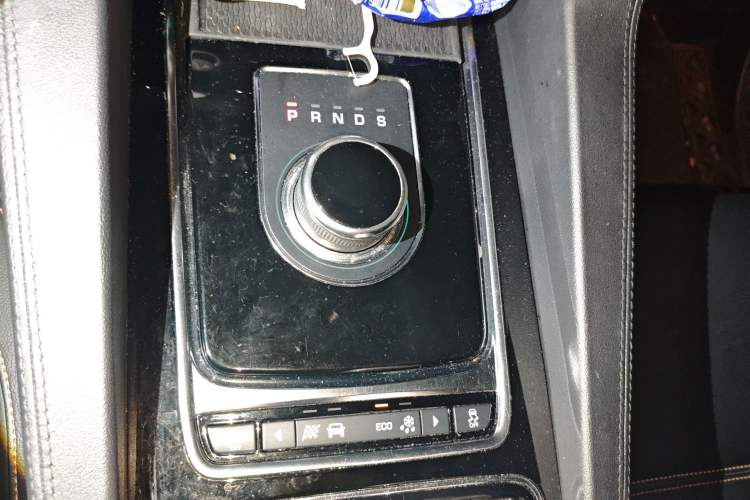 Used Jaguar F-PACE 2019 2.0T Four-Wheel Drive Urban Luxury Edition Gear Lever