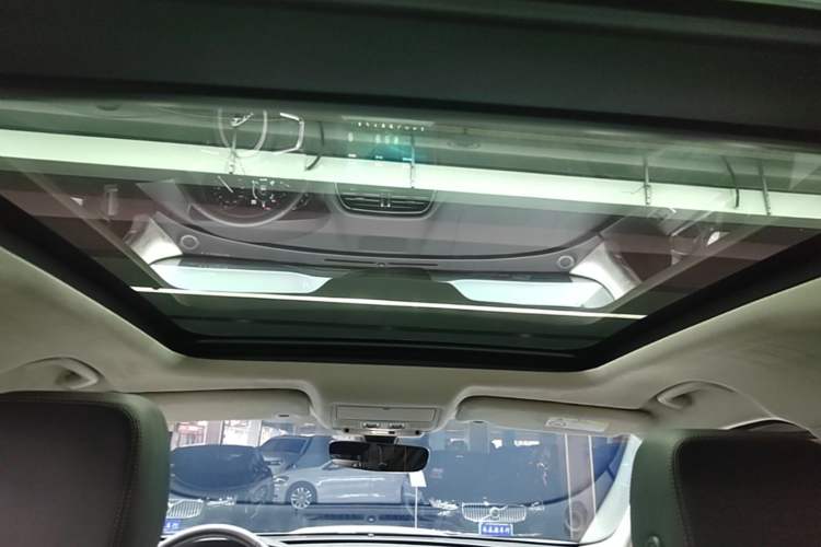 Used Jaguar F-PACE 2019 2.0T Four-Wheel Drive Urban Luxury Edition Headliner