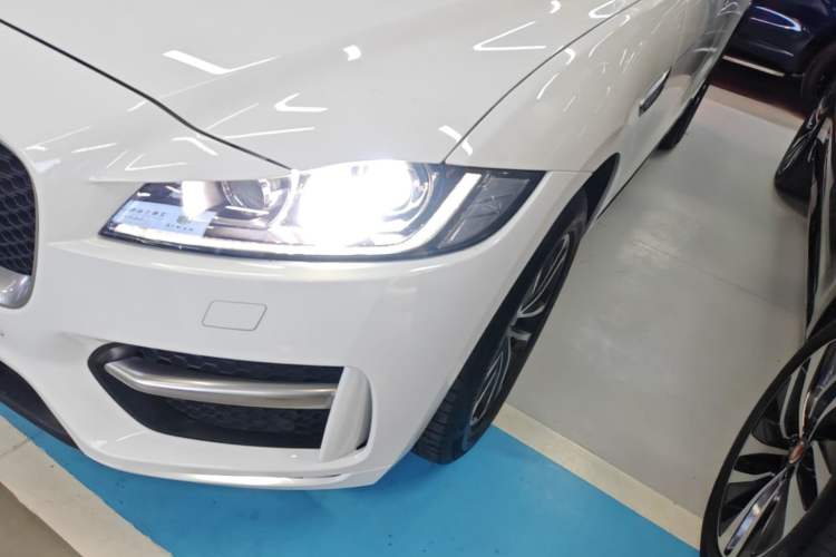Used Jaguar F-PACE 2019 2.0T All-Wheel Drive R-Sport Sport Edition Left Front Headlight
