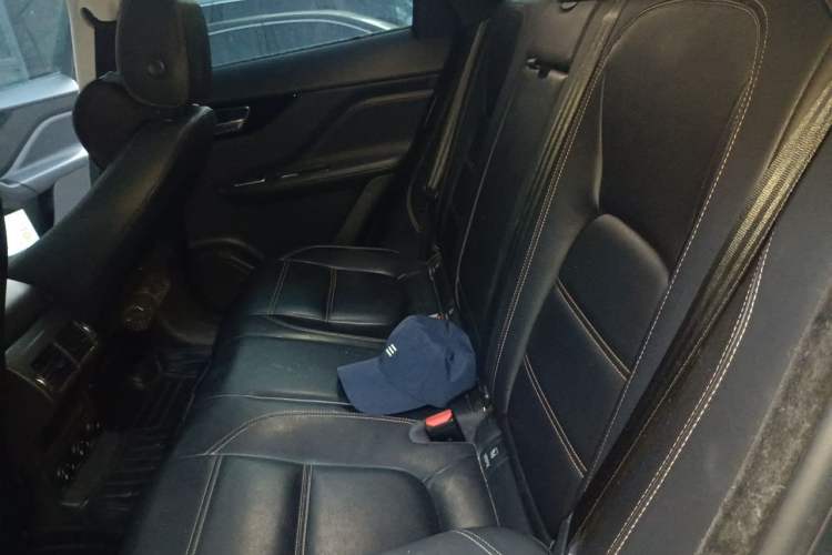 Used Jaguar F-PACE 2019 2.0T Four-Wheel Drive Urban Luxury Edition Left Rear Seat