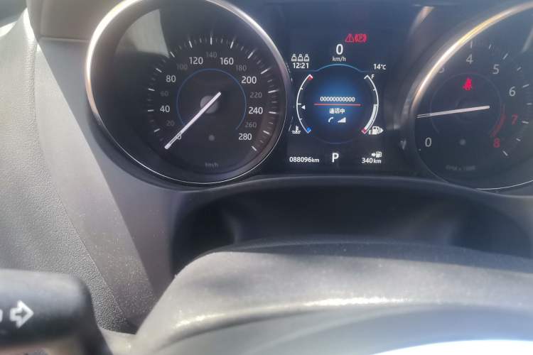 Used Jaguar F-PACE 2019 2.0T Four-Wheel Drive Urban Luxury Edition Odometer Close Up