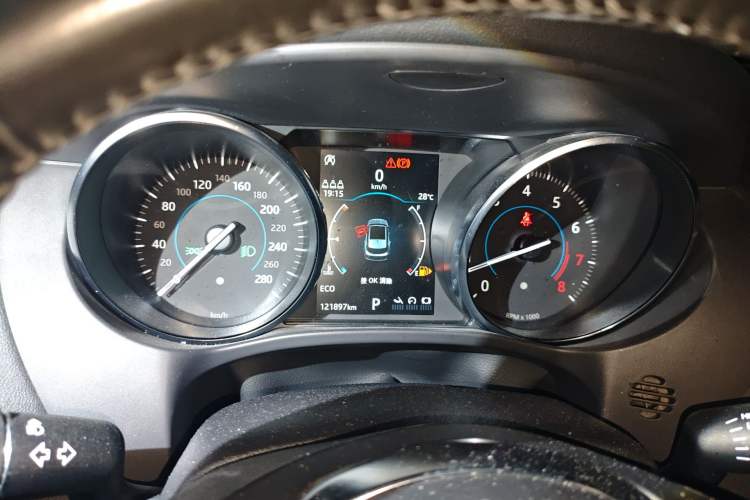 Used Jaguar F-PACE 2019 2.0T Four-Wheel Drive Urban Luxury Edition Odometer Close Up