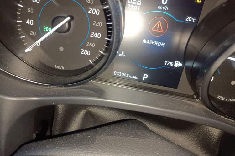 Used Jaguar F-PACE 2019 2.0T Four-Wheel Drive Urban Luxury Edition Odometer Close Up