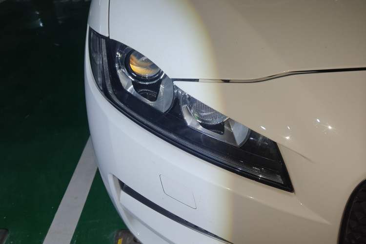 Used Jaguar F-PACE 2019 2.0T Four-Wheel Drive Urban Luxury Edition Right Front Headlight