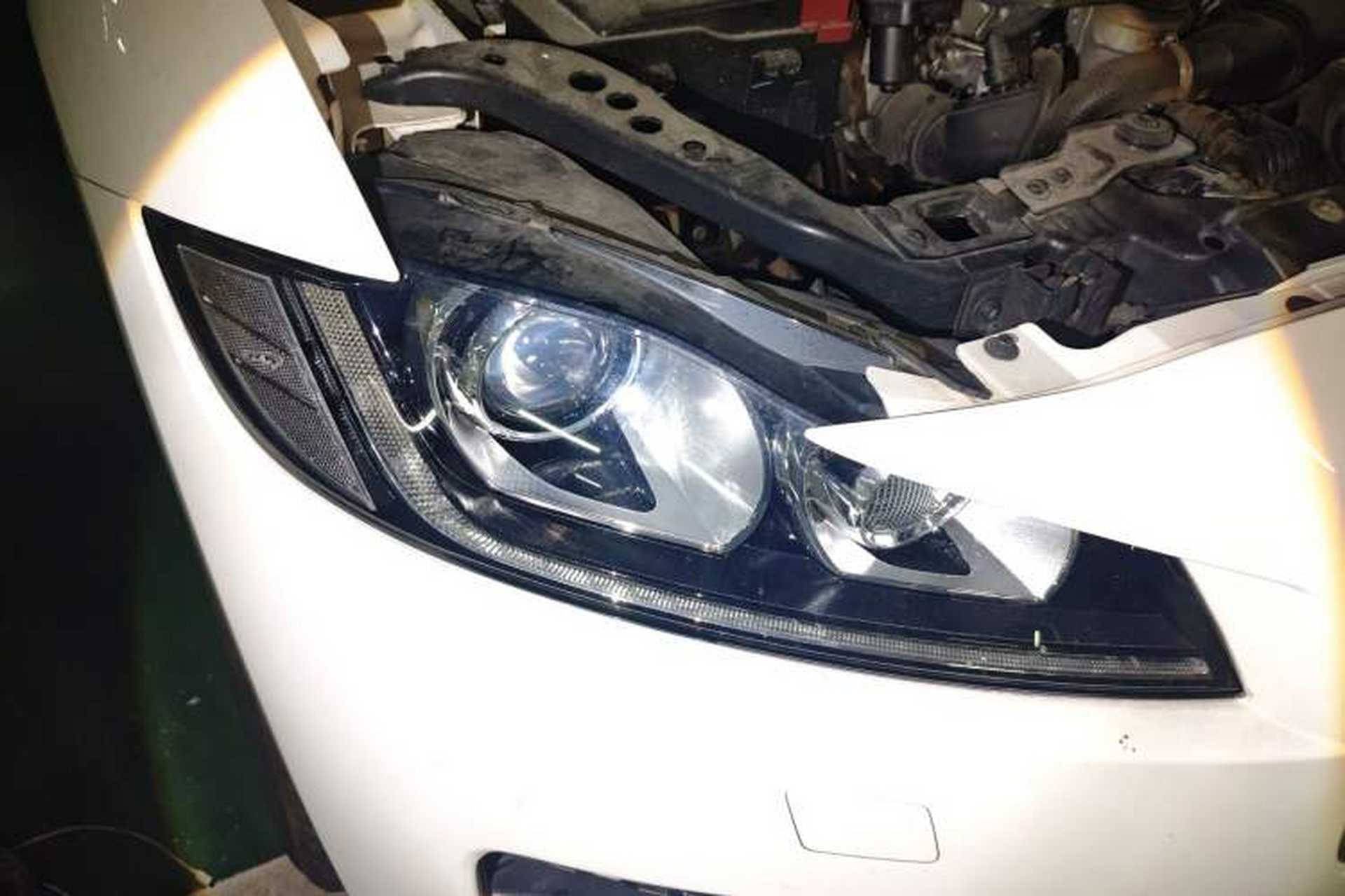 Used Jaguar F-PACE 2019 2.0T Four-Wheel Drive Urban Luxury Edition Right Front Headlight