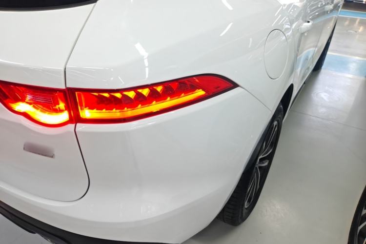 Used Jaguar F-PACE 2019 2.0T All-Wheel Drive R-Sport Sport Edition Right Rear Taillight