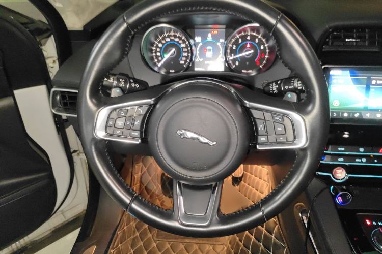 Used Jaguar F-PACE 2019 2.0T Four-Wheel Drive Urban Luxury Edition Steering Wheel