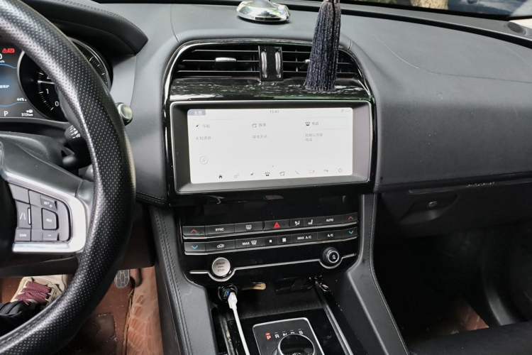 Used Jaguar F-PACE 2020 2.0T Urban Deluxe Edition Audio And AC Panel