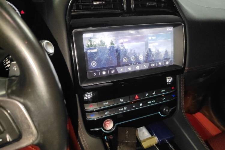 Used Jaguar F-PACE 2020 2.0T Rally Edition Audio And AC Panel