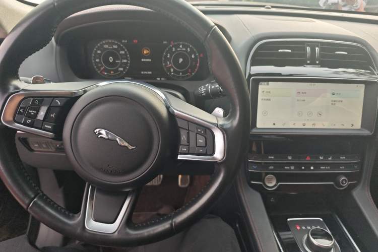 Used Jaguar F-PACE 2020 2.0T Rally Edition Audio And AC Panel